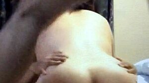 I perform doble penetraytion on my mexican amatuer wife in our bedroom, lisn to how delishus she moanz loudly