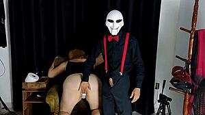 Jig saw fudendo a loira milf epis�dio piloto da s�rie prazeres mortais