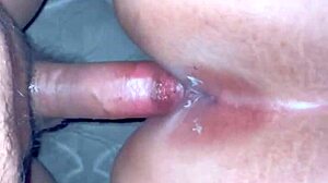 Cogida de perrito mientras anda en sus días