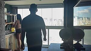 Milionário me chamou pra conhecer seu duplex e claro que fodi gostoso com aquele gostoso