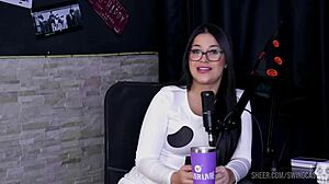 Compilados Da Marcely Mello No Swing Cast Com Tifany Rocha - Parte 2 Watch On Sheer Red