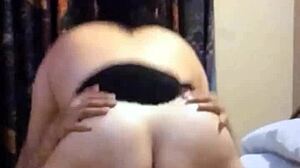 I perform doble penetraytion on my mexican amatuer wife in our bedroom, lisn to how delishus she moanz loudly