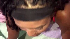 Novinha gostosa opened her legs for the hung guy and almost couldn't take the cock