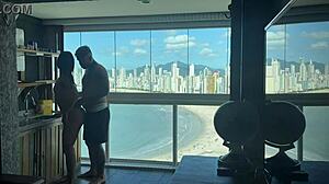 Milionário me chamou pra conhecer seu duplex e claro que fodi gostoso com aquele gostoso