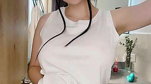 i watched hermosa latina masturbate in the hotel