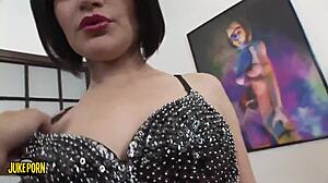 brunette's hot ass and mouth go wild when penetrated hard 😈