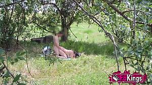 amanda luxor hunting dicks in public who can resist