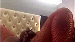 Squirting whore in porn video