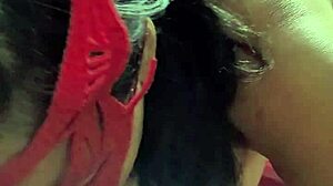 hey, what's this cincuentona cubana doing?