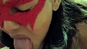 hey, what's this cincuentona cubana doing?