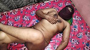 Watch viral office madam chudai with audio!