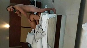 Follando o cu e a buceta da perra infiel flexible indian