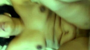 Follando o cu e a buceta da perra infiel flexible indian