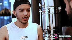 me besa a mi madrastra pero prefiere follarse a mi primo