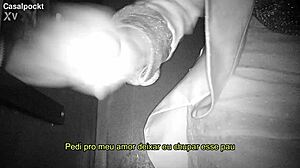 Glory hole - dei para um gostoso minha buceta - pedir pra entrar e me comer na cabine