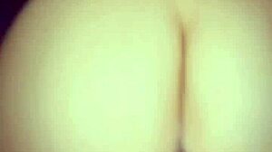 hermanastra caliente sensual con su hermoso culo