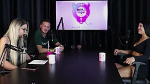 frequenta casa de swing quer ter experi�ncia com uma trans as brigas na mans�o do urso - val mineirinha sheer red