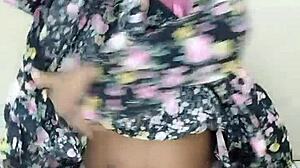 adik tiri hijab colmek untuk pacar dengan dildo besar