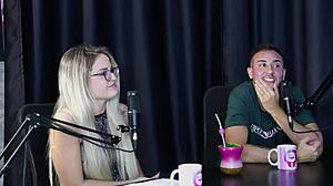 frequenta casa de swing quer ter experi�ncia com uma trans as brigas na mans�o do urso - val mineirinha sheer red