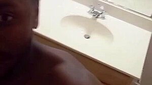 masturbating with mirror selfie for orgasmic ending