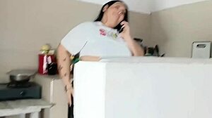 Estoy En Casa Muy Cachonda Y Llamo A Mi Vecino Para Que Venga A Visitame - Historia Completa