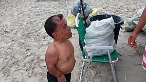 anão famoso da tv em lua de mel na praia com paty bumbum no brasil!