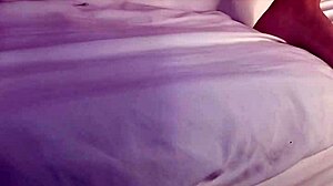 mi hermanastra pervertida enseña su baile exótico con dildo adentro hasta mamada