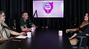 frequenta casa de swing quer ter experi�ncia com uma trans as brigas na mans�o do urso - val mineirinha sheer red