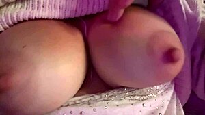 artemisia bouncin juicy tits