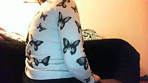 Nicoletta's Exciting Solo Mouth Soap Fetish Exploration In Private Room!