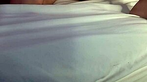 mi hermanastra pervertida enseña su baile exótico con dildo adentro hasta mamada