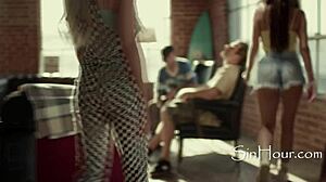 Wow, y2k teens have crazy threesomes riding hard!