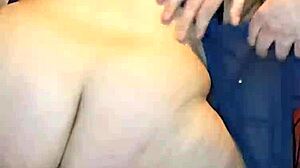 Does this pussy hug a big dildo tightly?