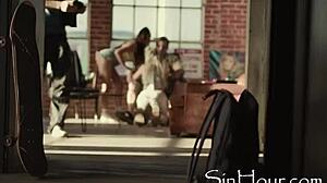 Wow, y2k teens have crazy threesomes riding hard!