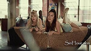 Wow, y2k teens have crazy threesomes riding hard!