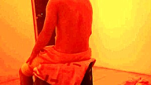 La Puta Del Prostibulo Me Dio Una Gran Mamada De Testiculos Gratis A Cambio De Obtener El Nuevo Celular De Moda Porno Real En El Cabaret