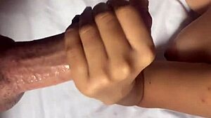 mi hermanastra me masturba y luego me la follo duro