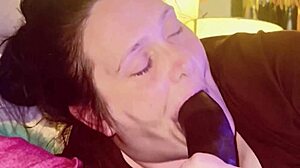 Hot thick midget suck and slurping on a bbc