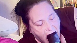 Hot thick midget suck and slurping on a bbc