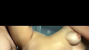 mi hermanastra me masturba y luego me la follo duro