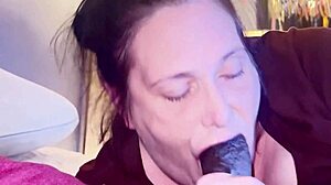 Hot thick midget suck and slurping on a bbc