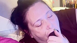 Hot thick midget suck and slurping on a bbc