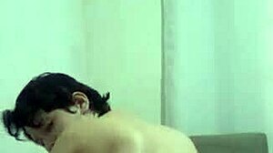 novinha traindo o namorado se exibindo pra outros homens