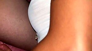 novinha pagando um boquete