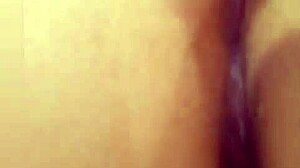 branquinha de piercing se tocando ate gozar