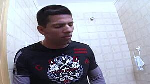 Ninfeta sa� pegando geral na casa da amiga