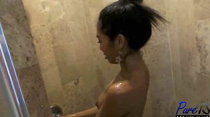 Ladyboy Mos behind-the-scenes interview