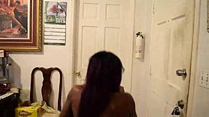 Quick twerk dance performance