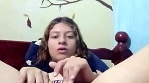 i masturbate richly with my palette in a softcore solo session