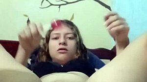 i masturbate richly with my palette in a softcore solo session